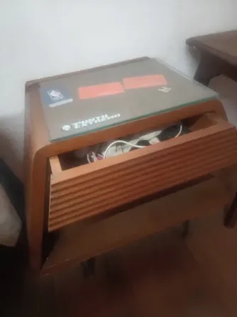 Mesita de luz Olivos