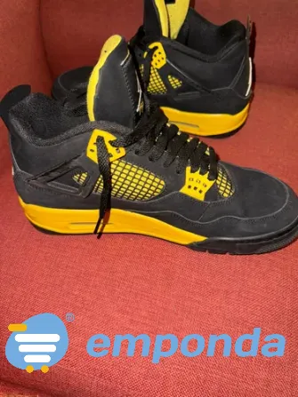Zapatillas Jordan 4 Thunder Córdoba - imagen 1