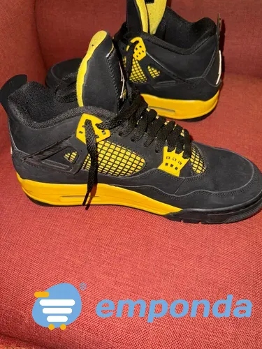 Zapatillas Jordan 4 Thunder Córdoba - imagen 1