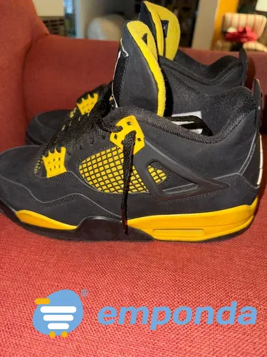 Zapatillas Jordan 4 Thunder Córdoba - imagen 4