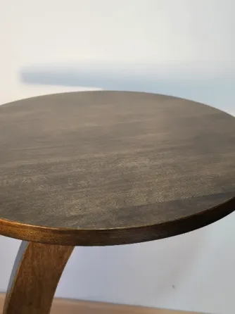 Mesa de apoyo de madera Monserrat