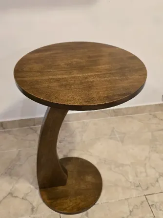 Mesa de apoyo de madera Monserrat