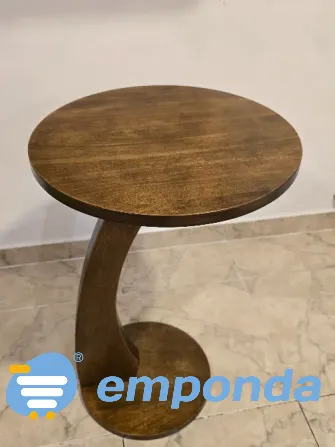 Mesa de apoyo de madera Monserrat - imagen 1