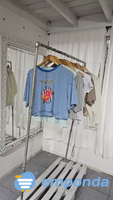 Remera rayada con estampa Bernal - imagen 1