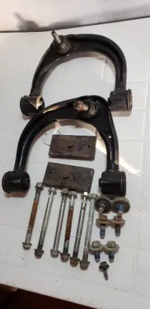 Parrilla suspensión superior toyota hilux Tigre