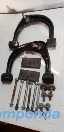 Parrilla suspensión superior toyota hilux Tigre - imagen 1