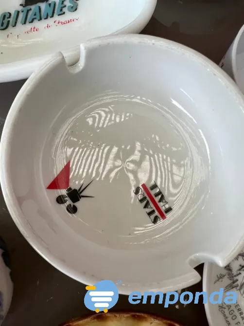 Importane coleccion de ceniceros del mundo La Plata - imagen 1