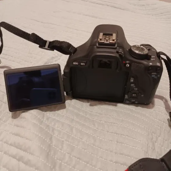 Canon EOS Rebel T3i (600D) Kit 18-55 Floresta