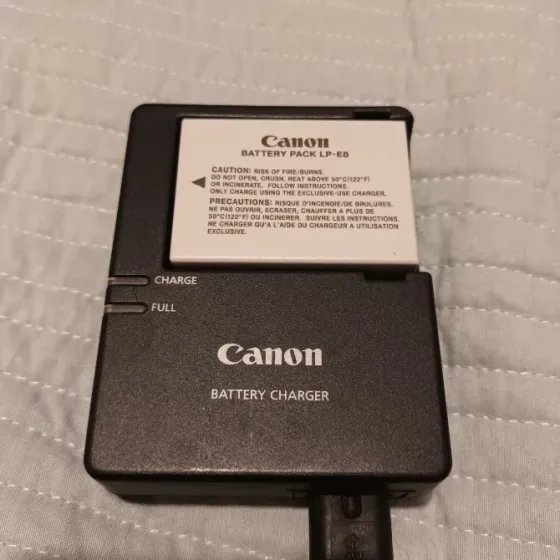 Canon EOS Rebel T3i (600D) Kit 18-55 Floresta