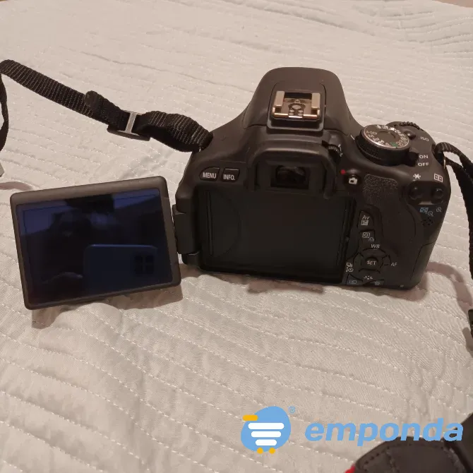 Canon EOS Rebel T3i (600D) Kit 18-55 Floresta - imagen 2