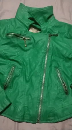 Campera de cuero verde Colegiales