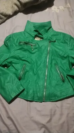 Campera de cuero verde Colegiales