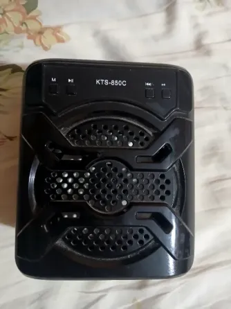 Parlante de audio marca KTS-850C Formosa ciudad