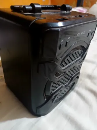 Parlante de audio marca KTS-850C Formosa ciudad