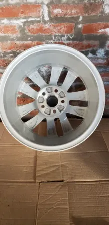 Llanta R15 VW Suran / Fox Original Diamantada Tigre