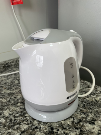 Pava electrónica blanca corte automático To p House 1 L Villa Crespo