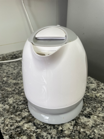 Pava electrónica blanca corte automático To p House 1 L Villa Crespo