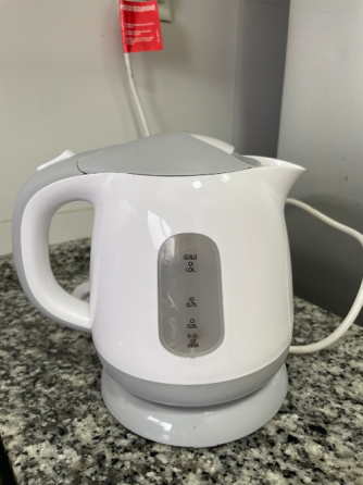 Pava electrónica blanca corte automático To p House 1 L Villa Crespo