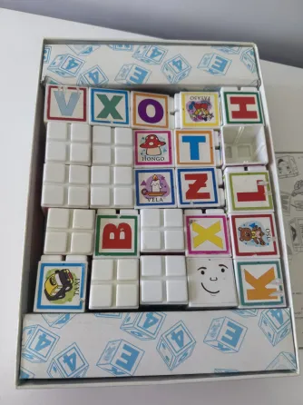 Juego cubos alfabéticos Rosario