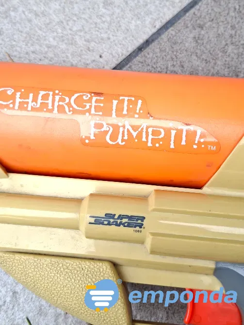 Pistola de agua Vintage Colegiales - imagen 3