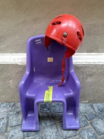 Casco + silla para bicicleta Colegiales