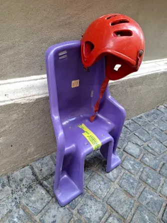Casco + silla para bicicleta Colegiales