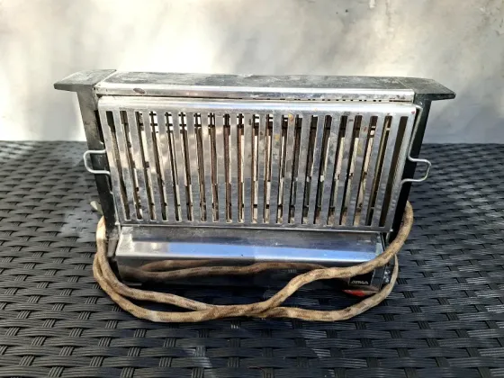 Tostadora sandwichera Atma Colegiales