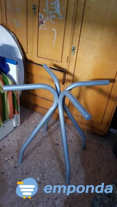 Mesa redonda de melamina, 1 metro de diámetro, patas de caño Villa Crespo - imagen 6