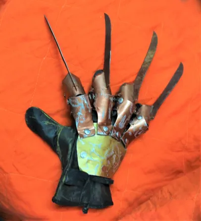 Freddy Krueger Garra Real de Metal y Cuero Disfraz Halloween Balvanera