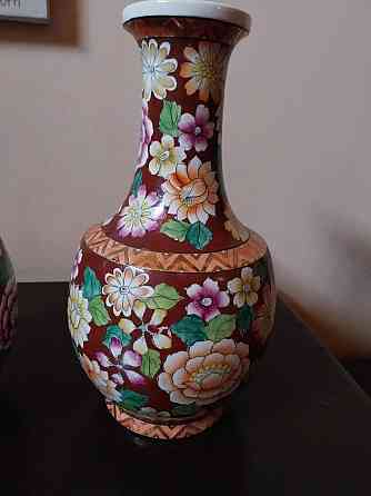 Par de jarrones de estilo floreros antiguos Zárate