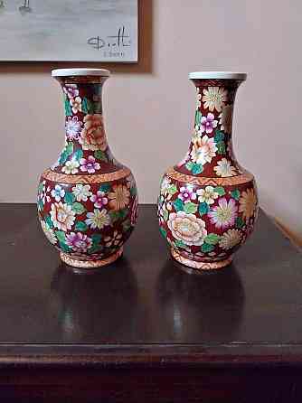 Par de jarrones de estilo floreros antiguos Zárate