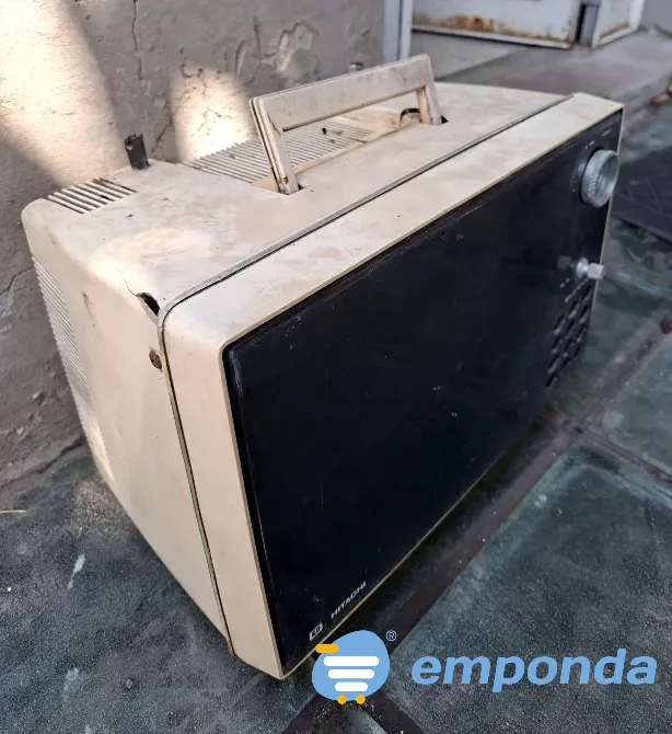 Tv Hitachi Vintage Colegiales - imagen 2