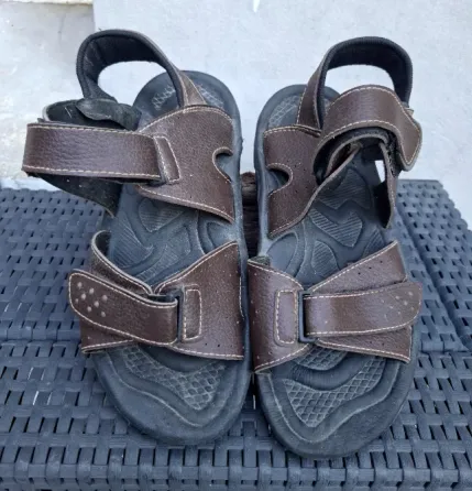 Sandalia Playera Hombre de Cuero abrojo ajustable Colegiales