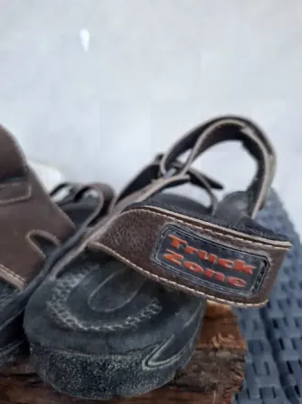 Sandalia Playera Hombre de Cuero abrojo ajustable Colegiales