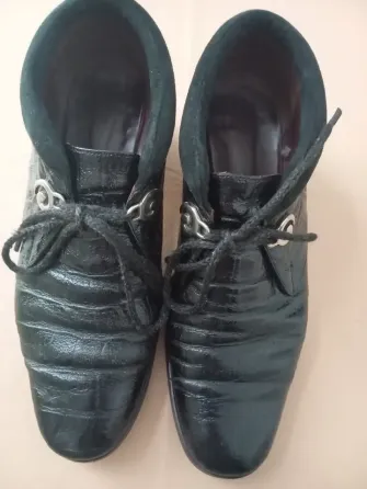 Botitas con cordon y taco Floresta