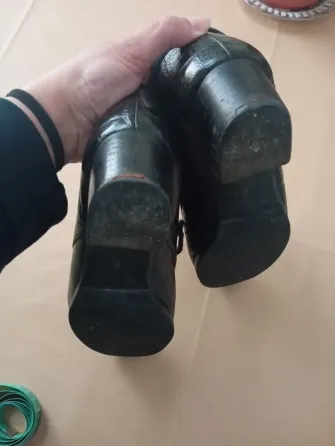 Botitas con cordon y taco Floresta