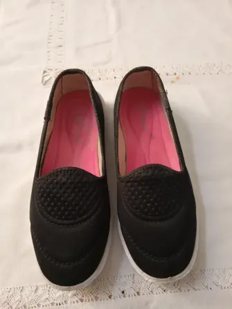 Zapatilla tipo alpargata, sin cordon. Super comodas Floresta