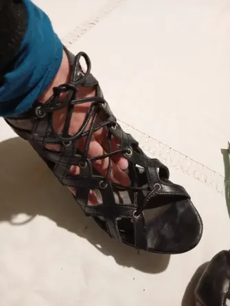 Sandalias acordonadas con taco, de cuero Floresta