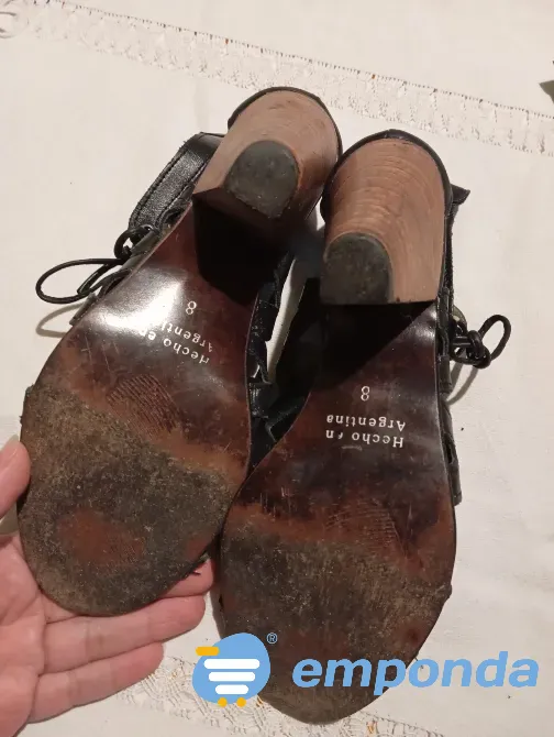 Sandalias acordonadas con taco, de cuero Floresta - imagen 5