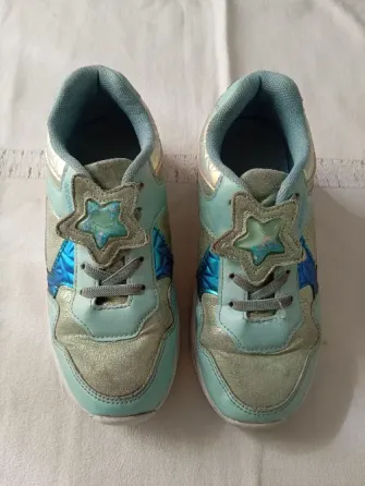 Zapatilla patin de nena con rueda trasera y cordones Floresta