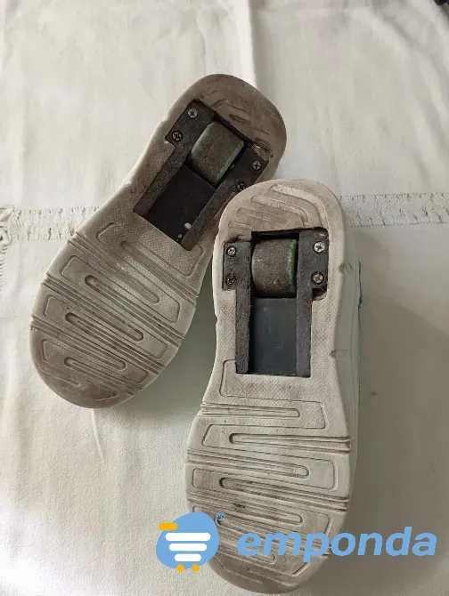 Zapatilla patin de nena con rueda trasera y cordones Floresta - imagen 5