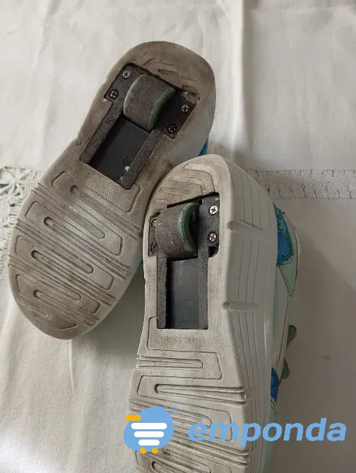 Zapatilla patin de nena con rueda trasera y cordones Floresta - imagen 6