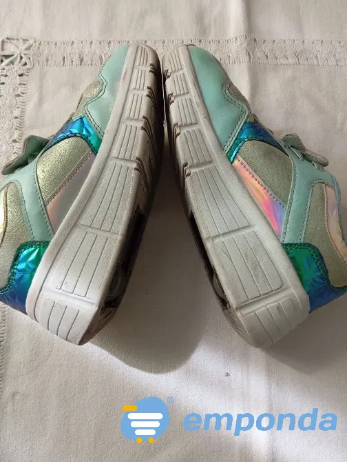 Zapatilla patin de nena con rueda trasera y cordones Floresta - imagen 7