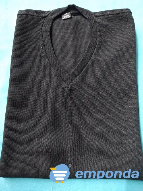 Remera basica Unisex, escote en V Floresta - imagen 4