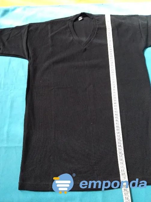 Remera basica Unisex, escote en V Floresta - imagen 1