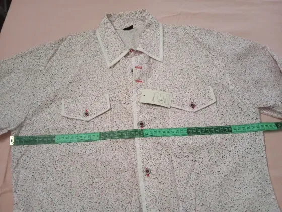 Camisa floreada de hombre. IMPECABLE Floresta