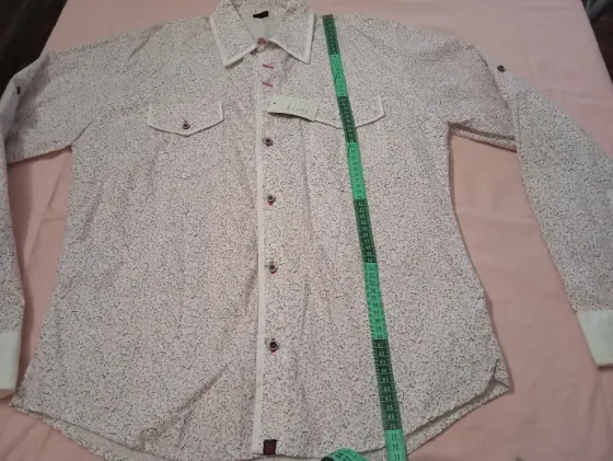 Camisa floreada de hombre. IMPECABLE Floresta