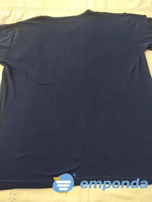 Remera azul escote en V. Unisex Floresta - imagen 5