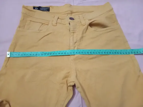 Pantalon, jean color mostaza. Semi elastizado. IMPECABLE Floresta