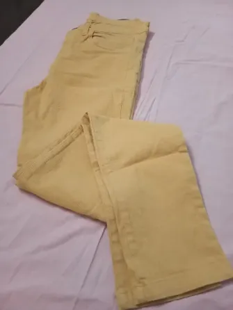 Pantalon, jean color mostaza. Semi elastizado. IMPECABLE Floresta